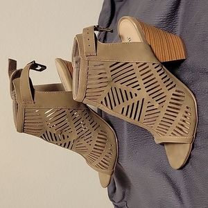 JustFab Coral Caged Heel Sandals | Size 7.5